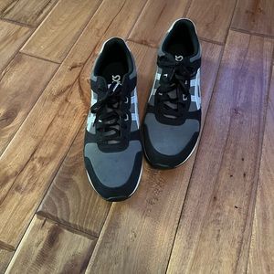 ASICS Gym shoes in excellent condition